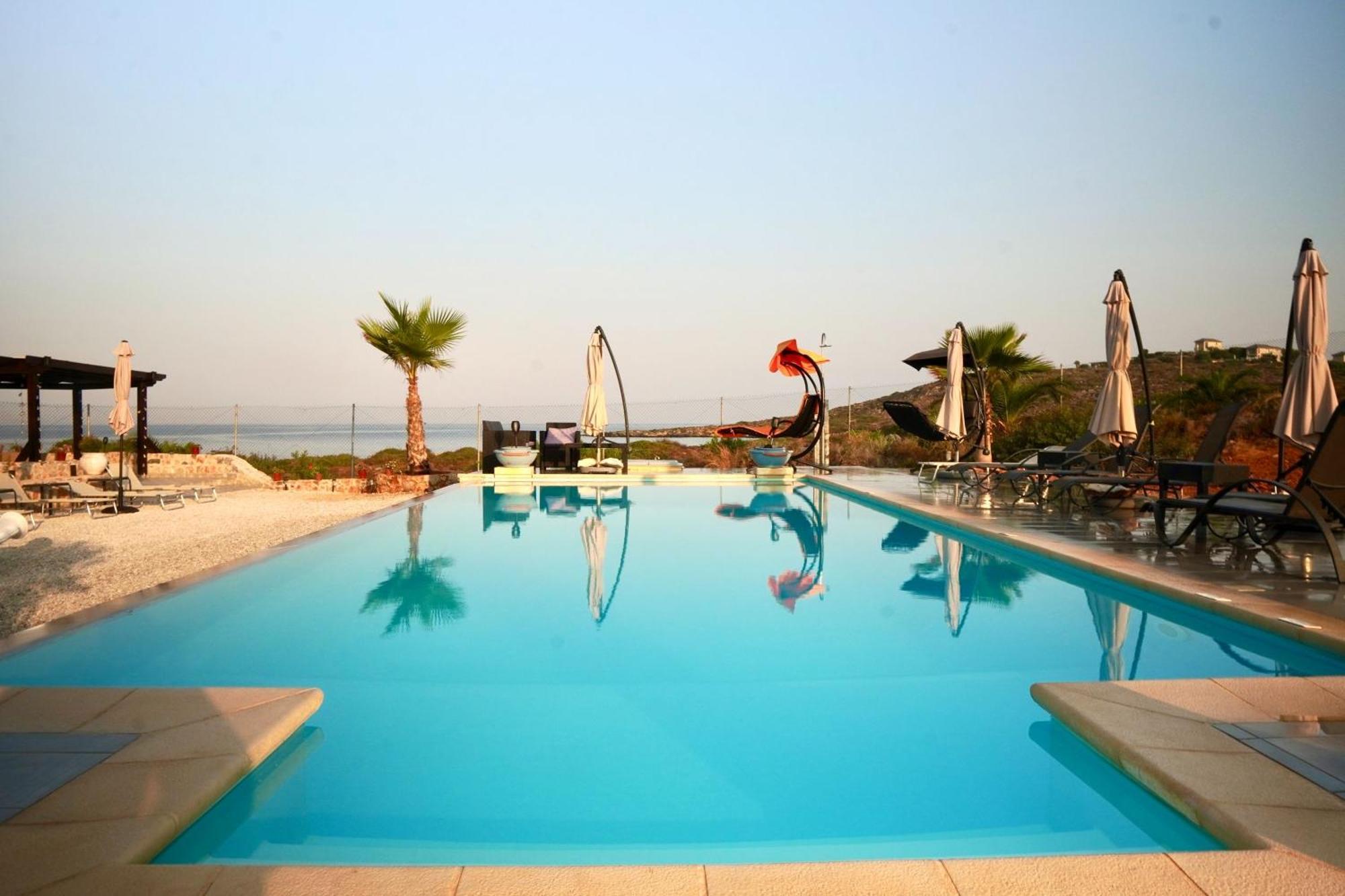 Tersanas Beach Lodges Bagian luar foto